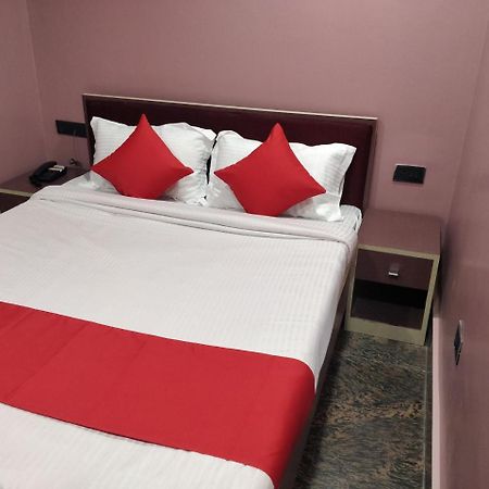 Oyo 16871 Anant Home Stay 西隆 外观 照片