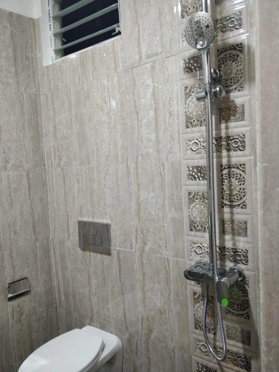 Oyo 16871 Anant Home Stay 西隆 外观 照片