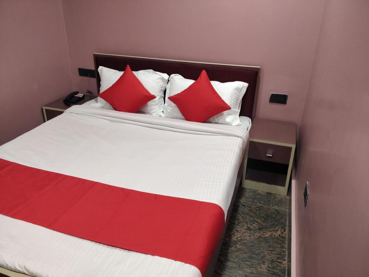 Oyo 16871 Anant Home Stay 西隆 外观 照片