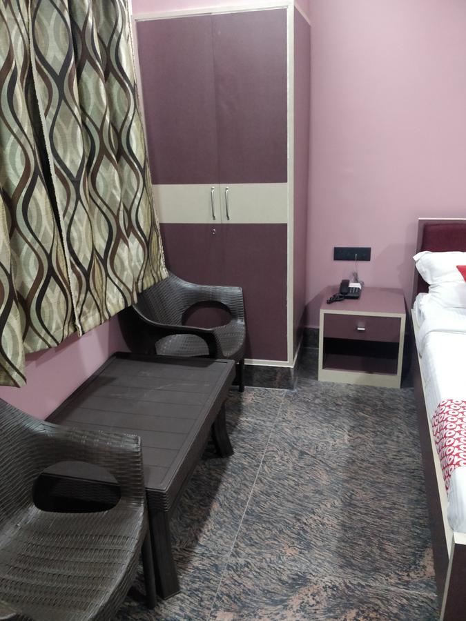 Oyo 16871 Anant Home Stay 西隆 外观 照片
